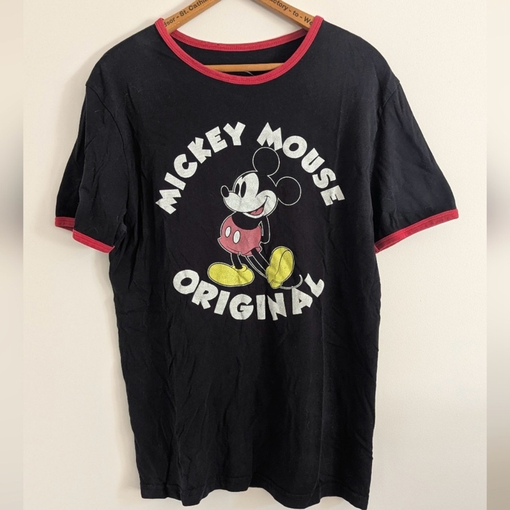 Mickey Mouse Black and Red Collar T-Shirt Size M Vintage-Inspired